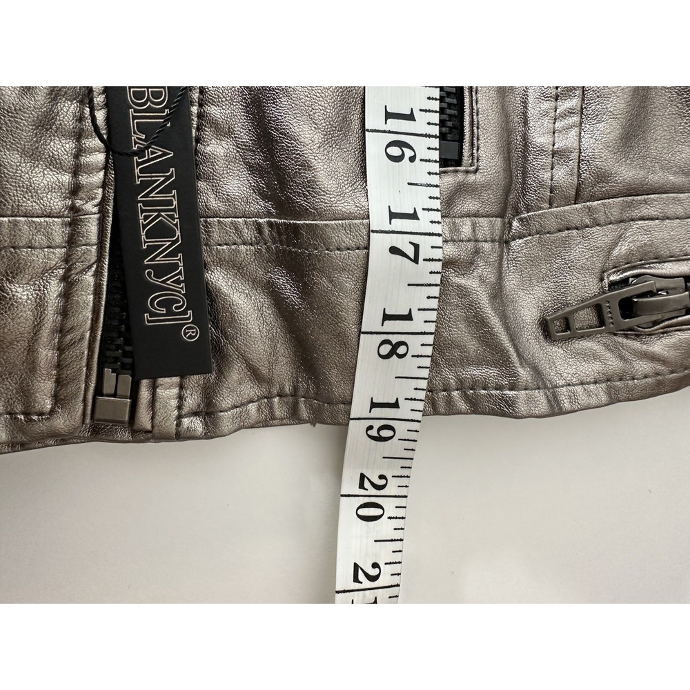 New Blank NYC Jacket Women's XS Silver Faux Leather Pockets Moto Crop Outdoor - Picture 13 of 13
